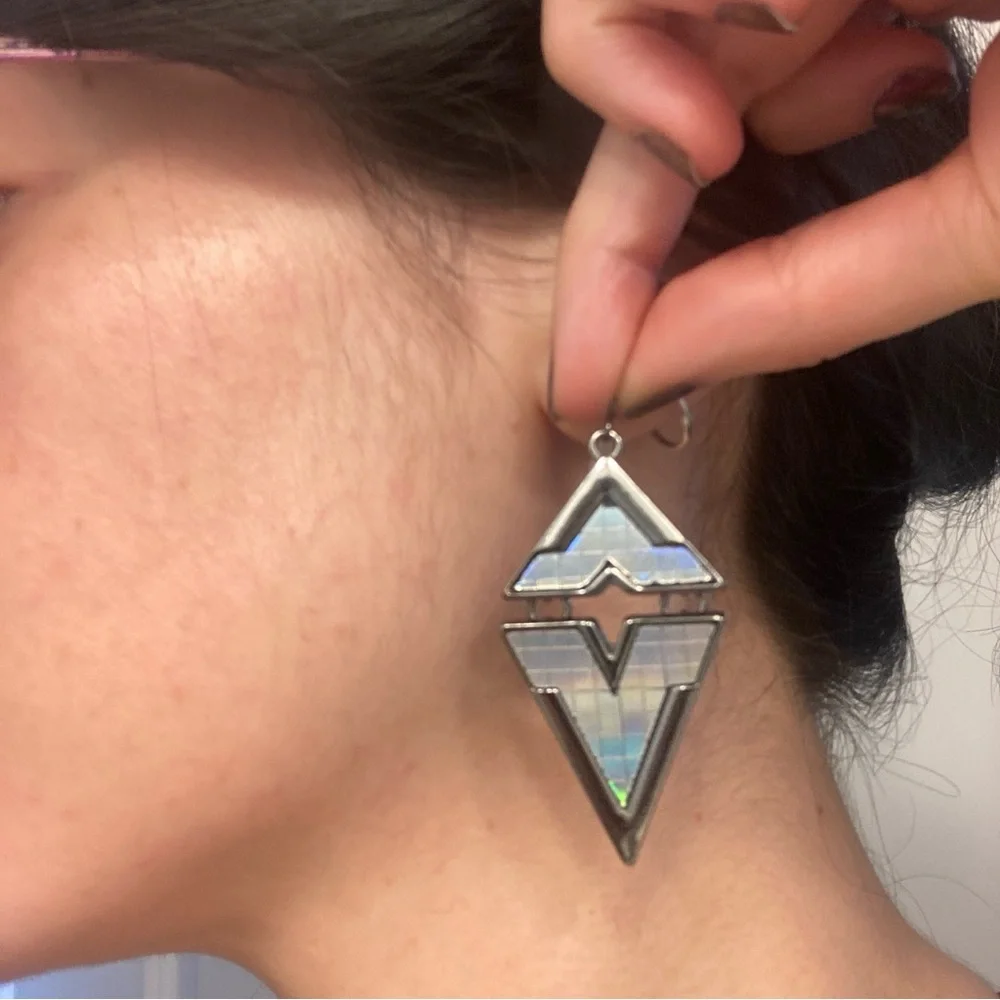 Iridescent Holographic dangle earrings - Picture 2 of 4